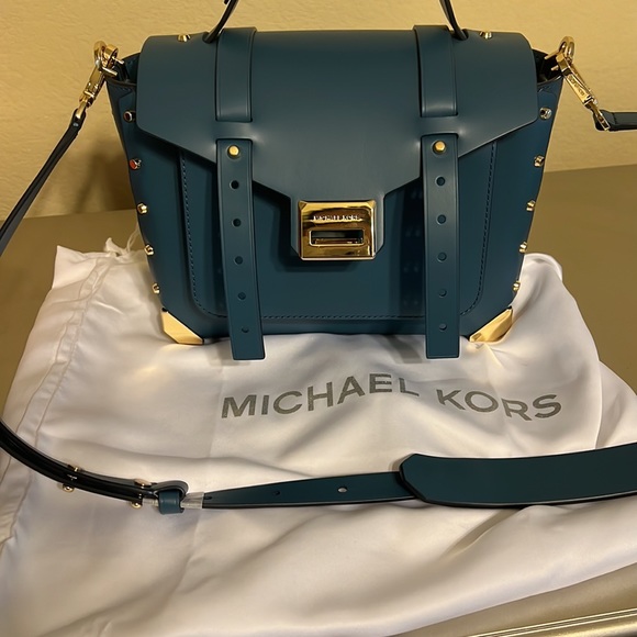 Michael kors cross body medium bag beautiful color new without tags - Picture 2 of 4